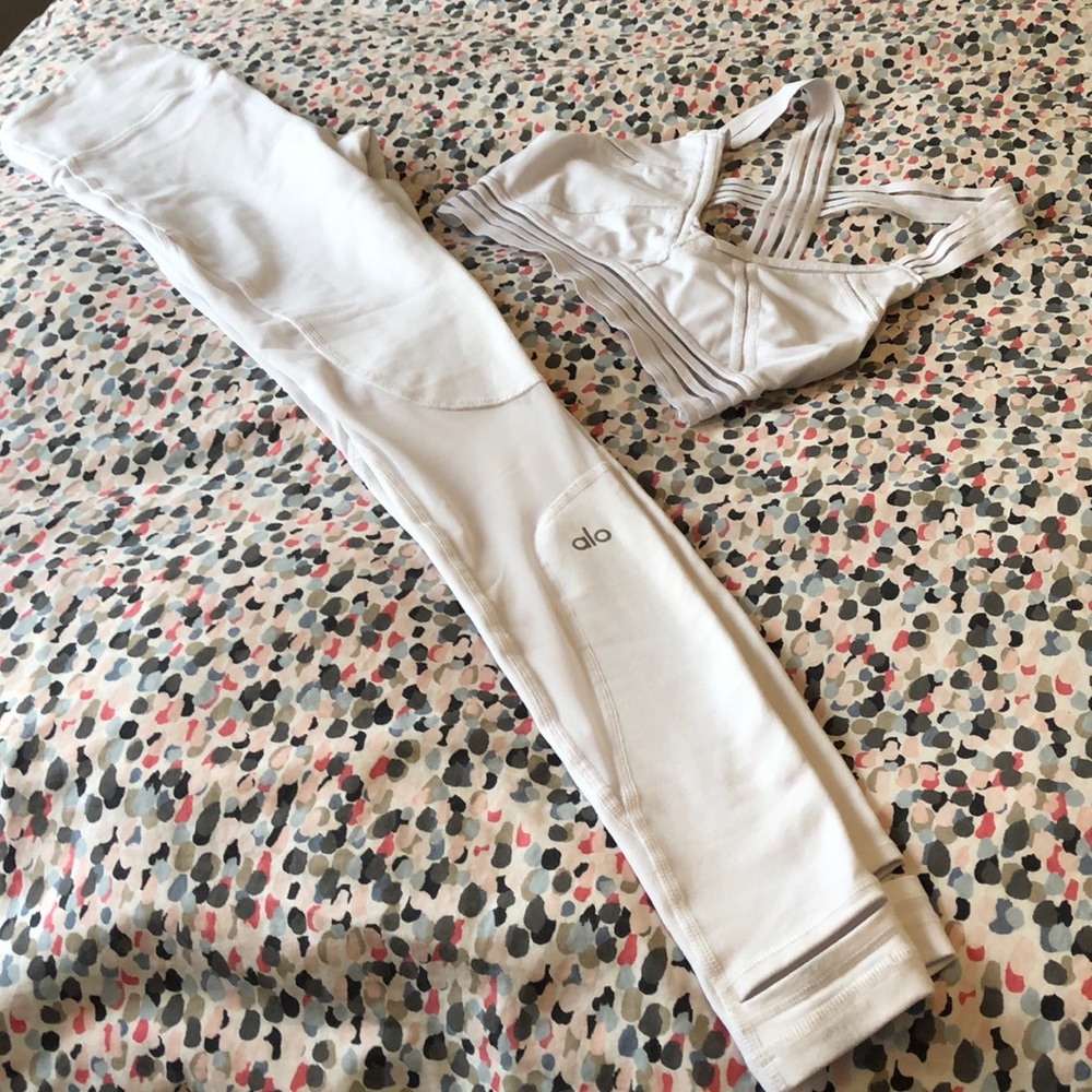 Alo yoga white bra and legging set